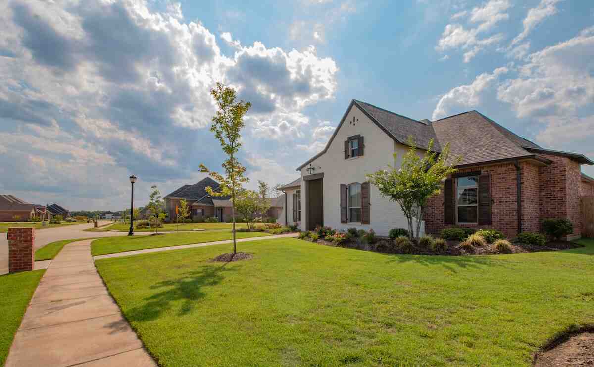 Introduction to De Minimis Safe Harbor in Real Estate Azibo